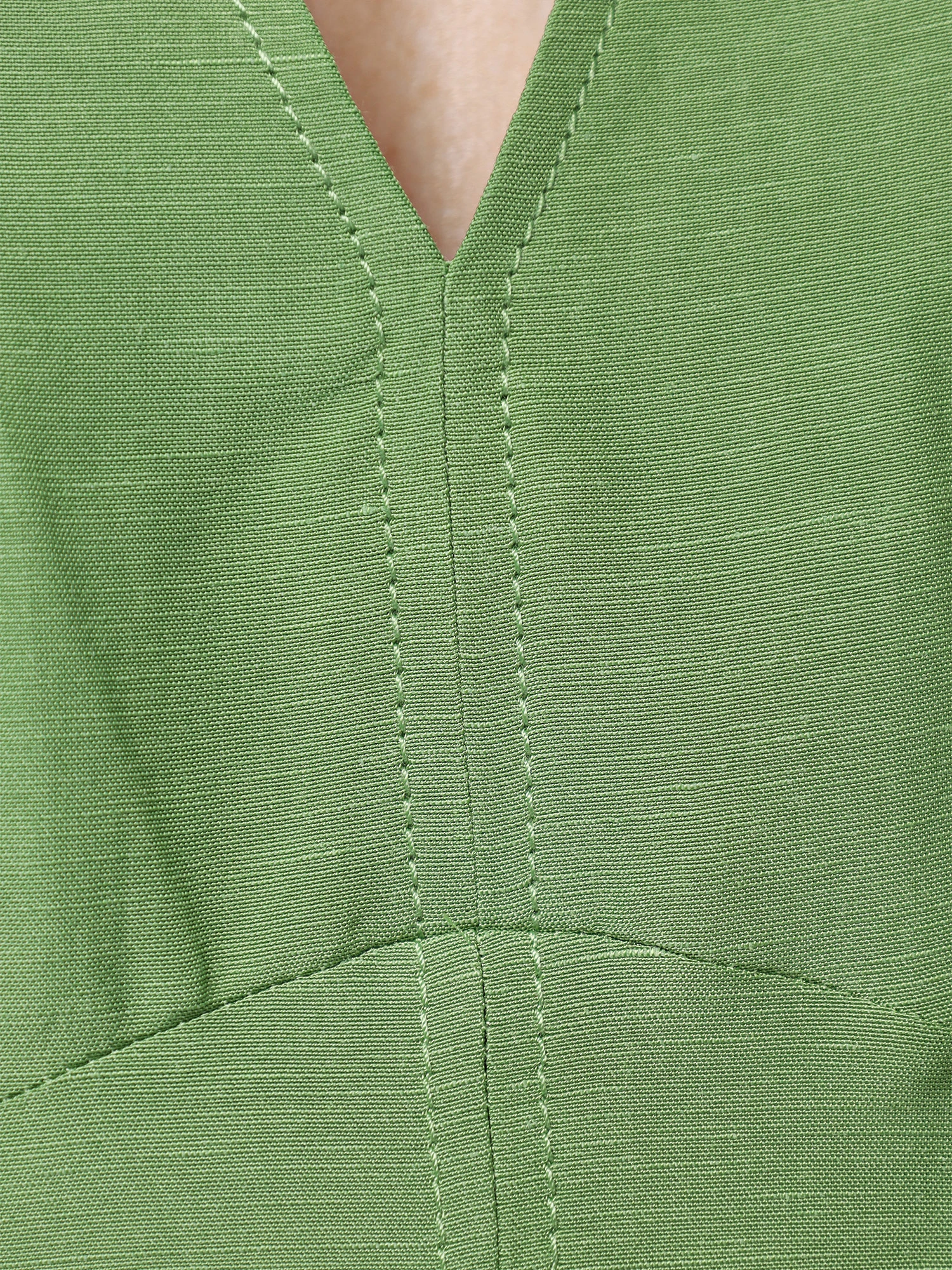 Платье из смесовой вискозы прямого кроя